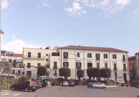 COBBLER GALLERY – PIAZZA SAN FRANCESCO